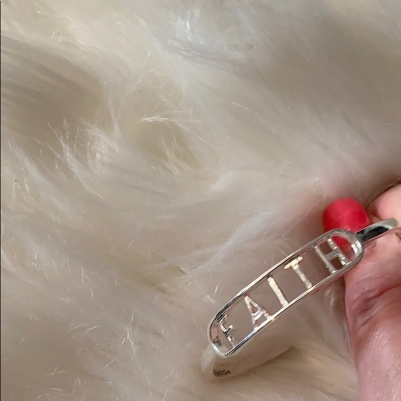 New without tags statement bracelet - Picture 2 of 4